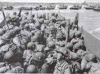 Soldiers ready to land on Utah Beach (98Ko)